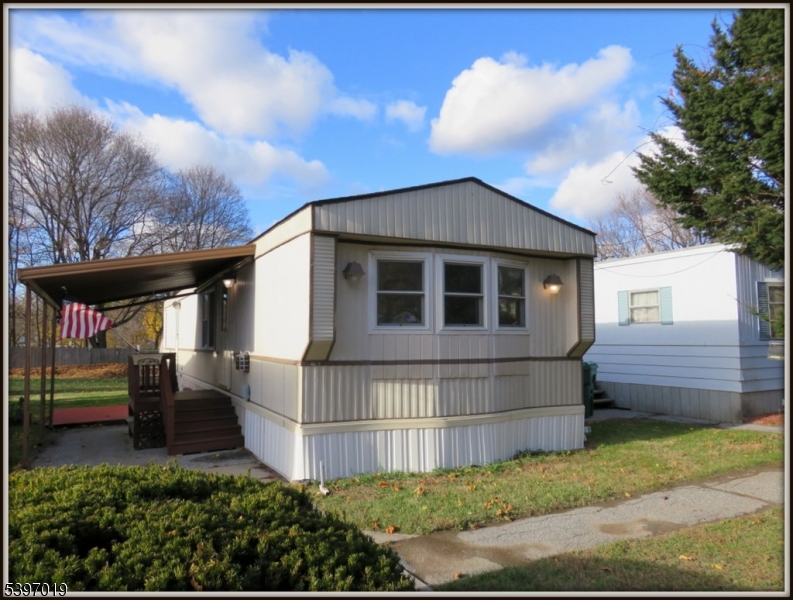 Newton Town, NJ 07860,46 Orchard Street, Unit 2 #2