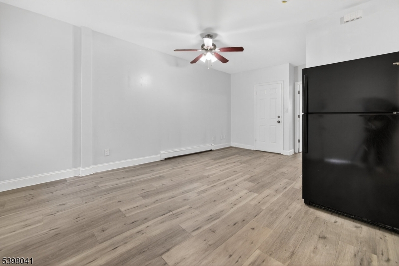 Newark City, NJ 07105,26 Vincent St