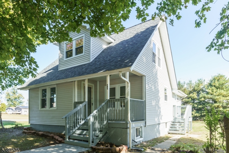 92 Clinton Ave, Mansfield Twp., NJ 07865