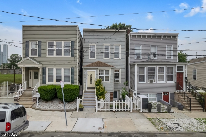 470 Mallory Ave, Jersey City, NJ 07306