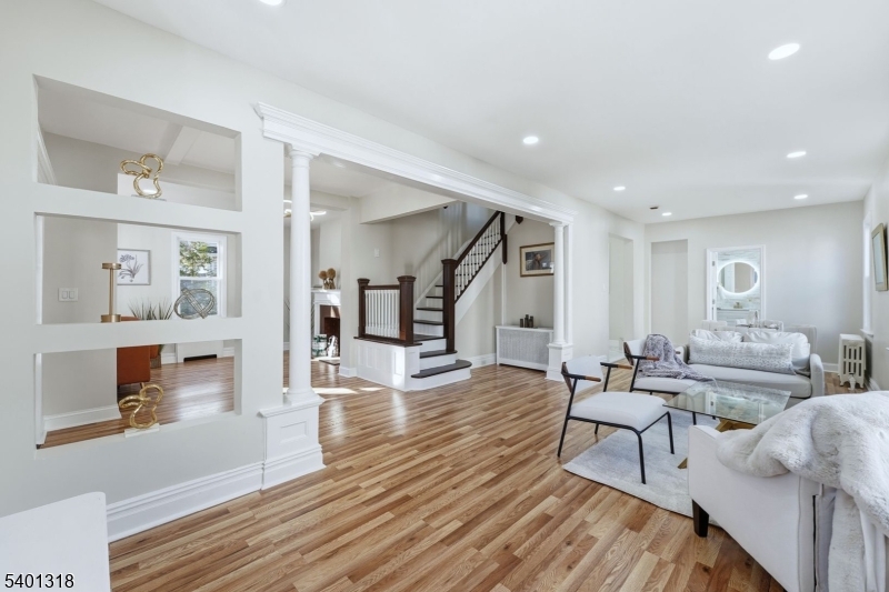 East Orange City, NJ 07017,33 Midland Ave