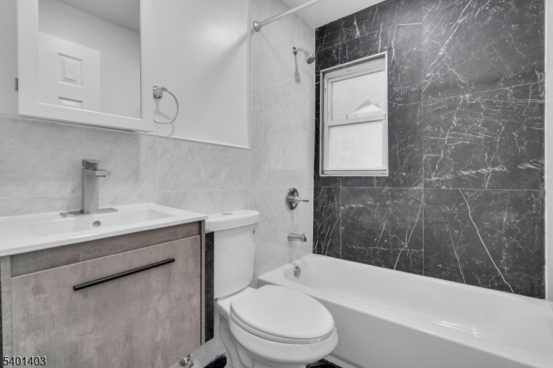 East Orange City, NJ 07017,537 N Grove St