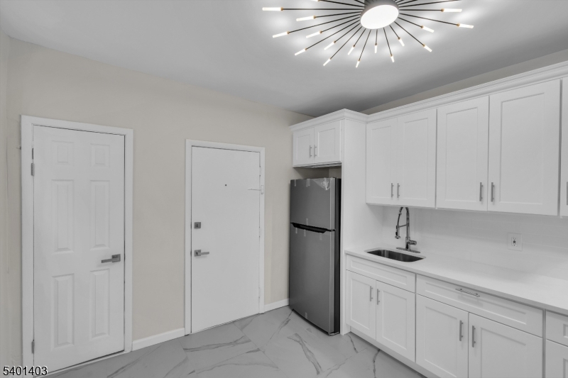 East Orange City, NJ 07017,537 N Grove St