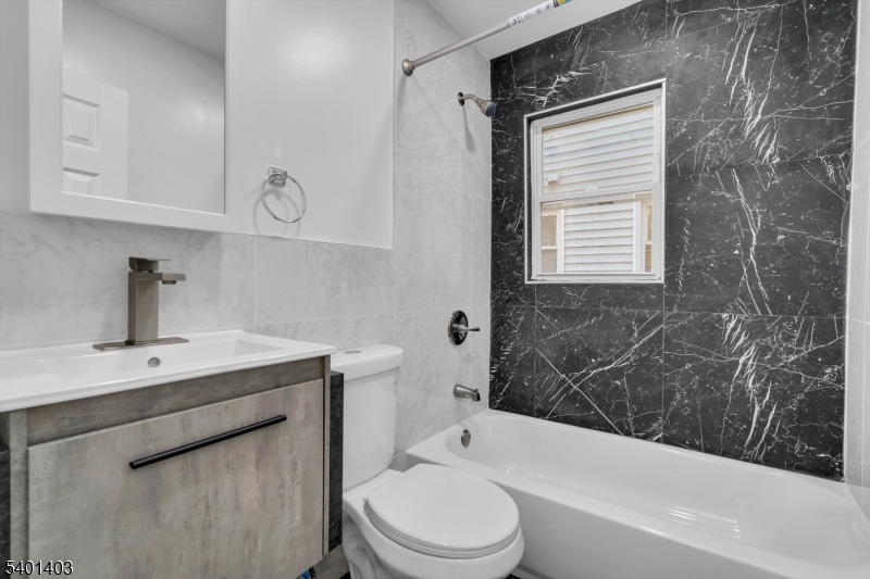 East Orange City, NJ 07017,537 N Grove St