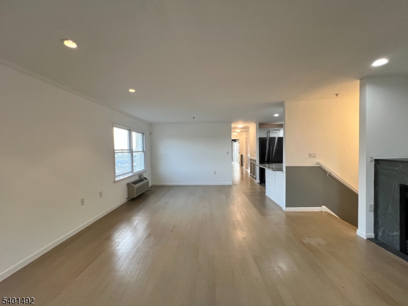 Fairview Boro, NJ 07022,614E Fairview Ave #E