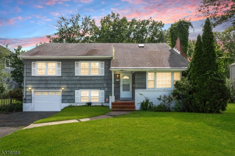 125 Westfield Rd, Fanwood Boro, NJ 07023