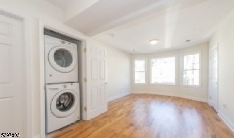 Morristown Town, NJ 07960,15 Olyphant Pl #2