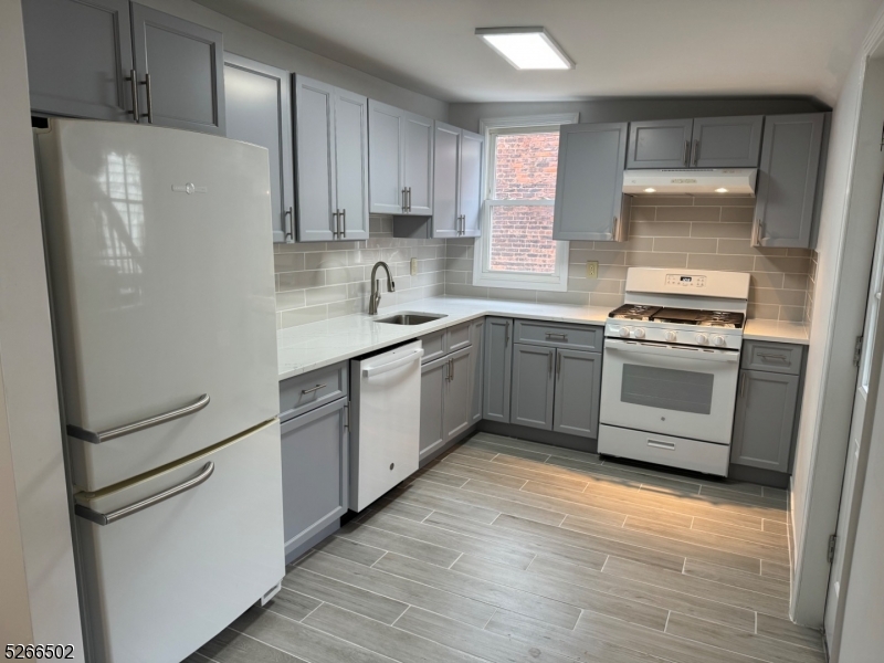 158 Lafayette St #2, Newark City, NJ 07105