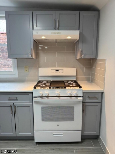 Newark City, NJ 07105,158 Lafayette St #2