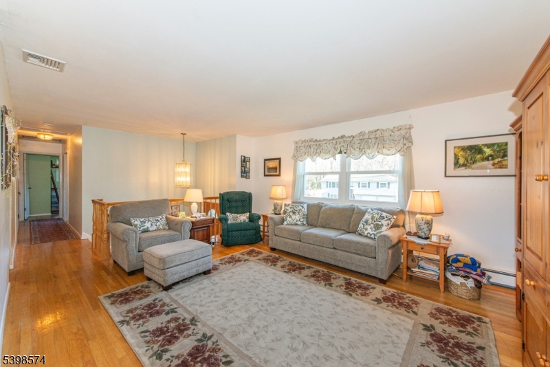 Roxbury Twp., NJ 07876,50 Henry St