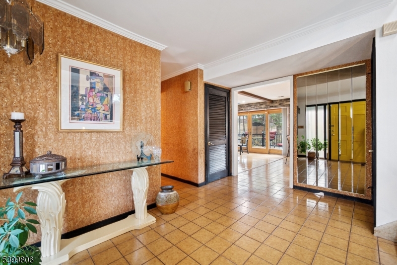 West Orange Twp., NJ 07052,15 Edgar Rd