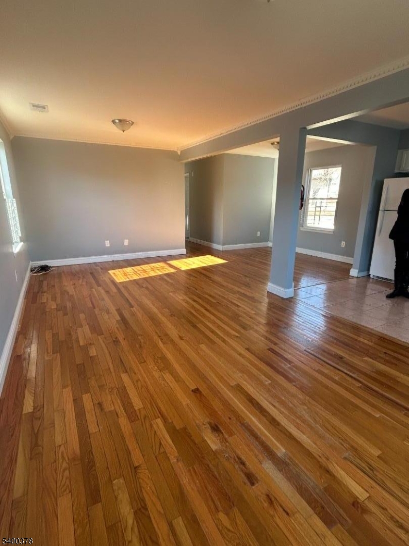 Newark City, NJ 07103,392 S 8Th St #2