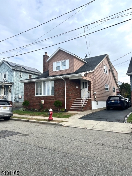 Totowa Boro, NJ 07512,20 Elizabeth Pl