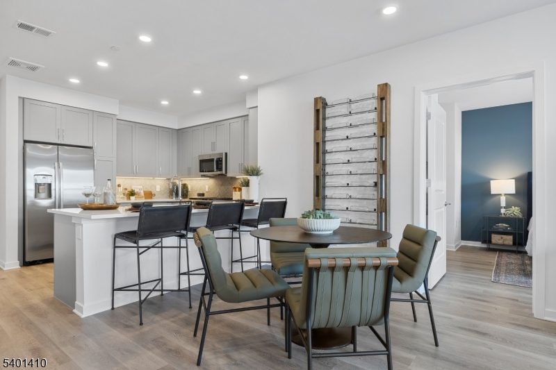 South Amboy City, NJ 08879,2000 Schindler #A13