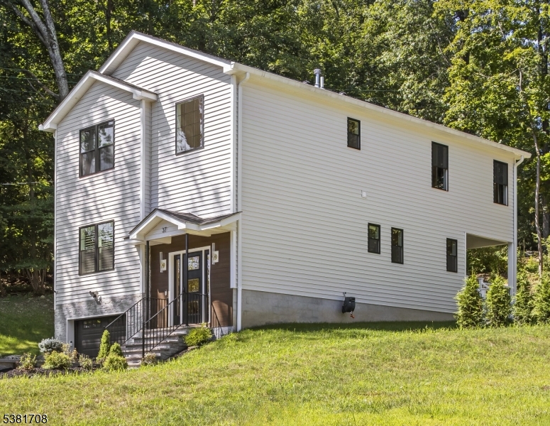 37 Saint Johns Rd, Mount Olive Twp., NJ 07828