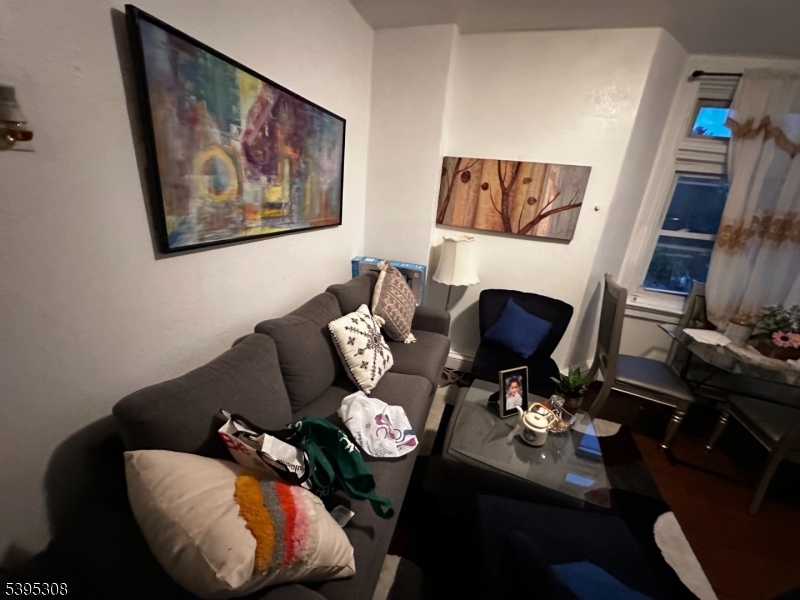 Newark City, NJ 07104,366 Summer Ave