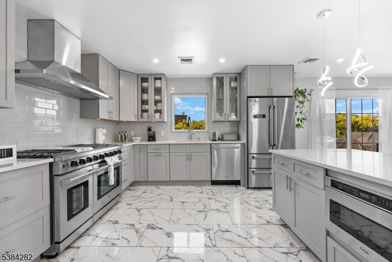 Clifton City, NJ 07013,43 Saint Philips Dr