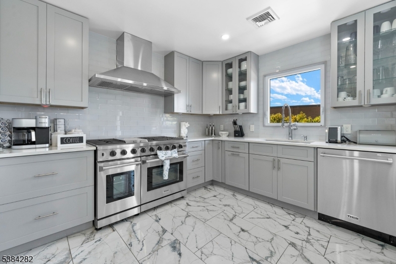 Clifton City, NJ 07013,43 Saint Philips Dr