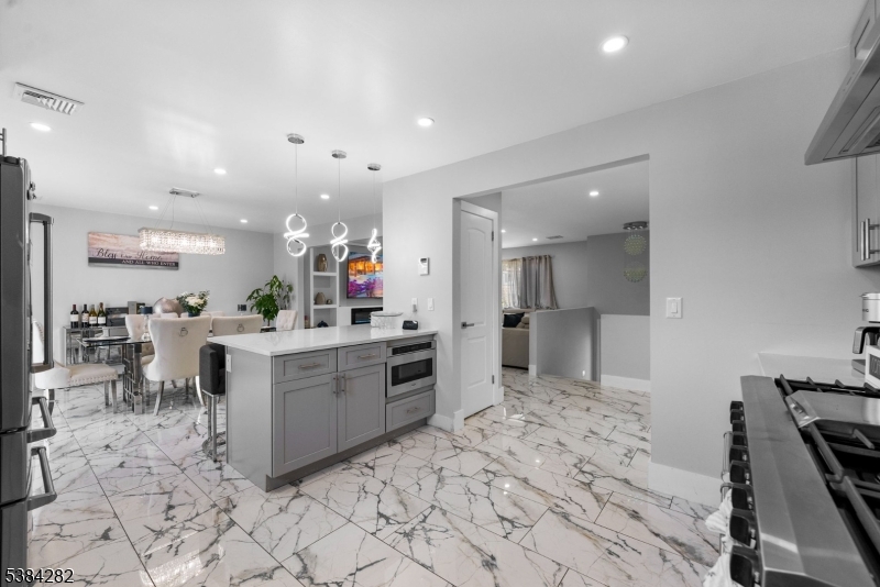 Clifton City, NJ 07013,43 Saint Philips Dr