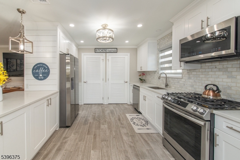 East Hanover Twp., NJ 07936,16 Claire Ct