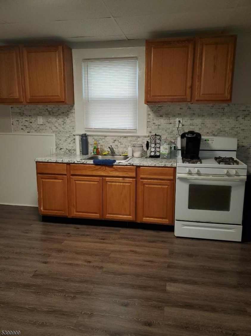 Newark City, NJ 07107,404 N 6th St #A