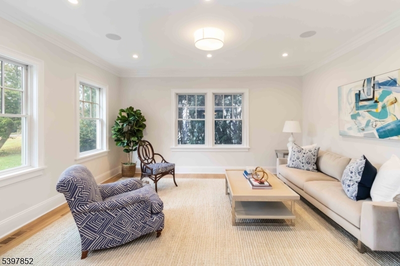 Chatham Twp., NJ 07928,206 Longwood Ave