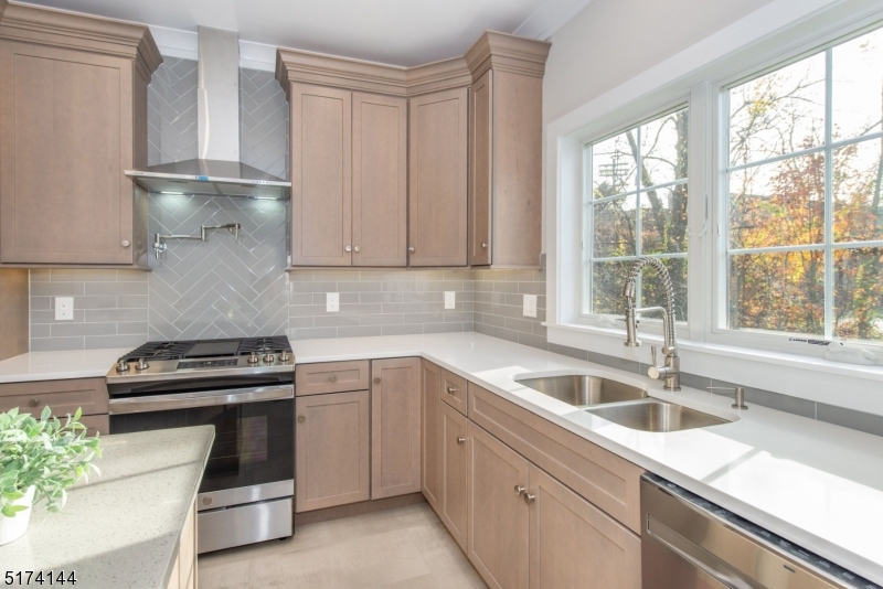 New Providence Boro, NJ 07974,302 South St #A