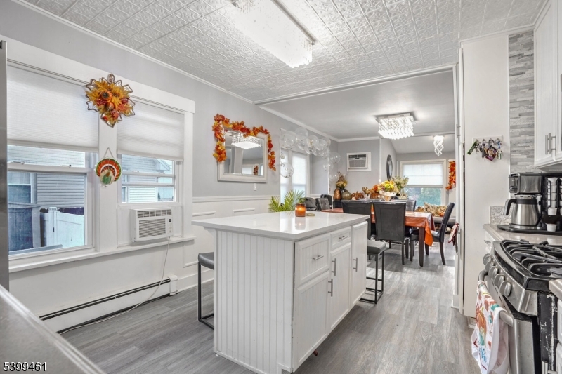 Fair Lawn Boro, NJ 07410,3-04 Bergen Ave