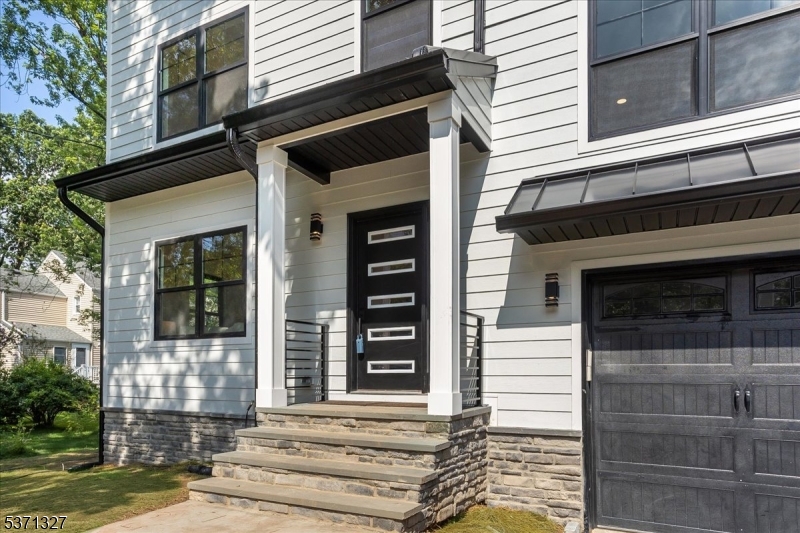 Chatham Boro, NJ 07928,111 N Summit Ave