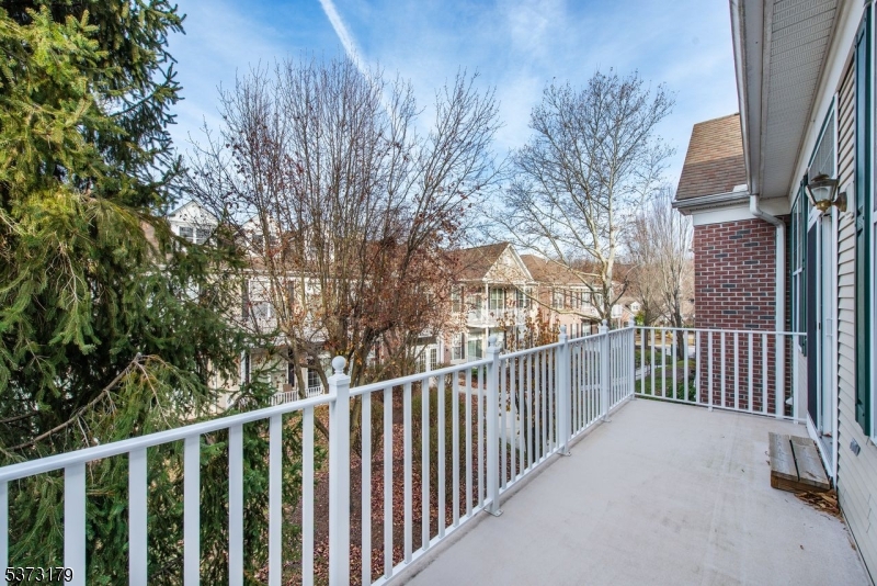 Wayne Twp., NJ 07470,511 Four Seasons Dr #511