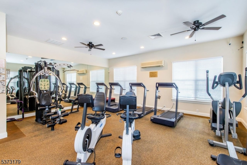 Wayne Twp., NJ 07470,511 Four Seasons Dr #511