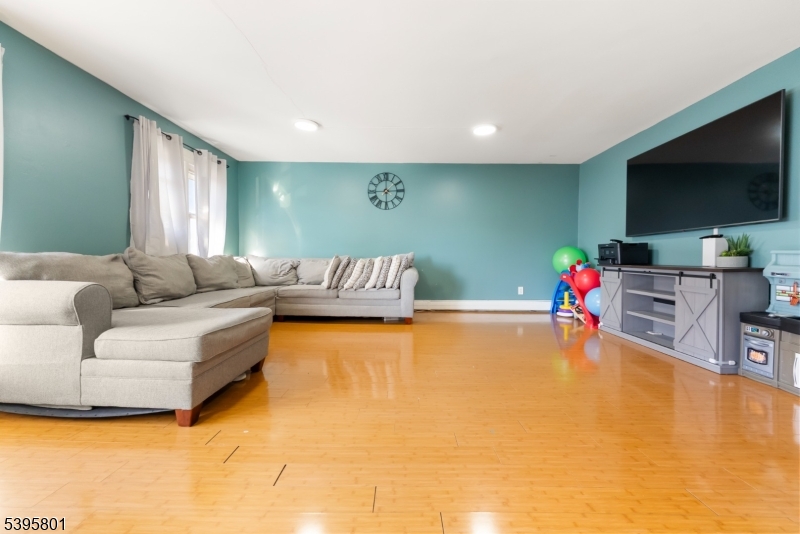 Newark City, NJ 07106,54 Brookdale Ave