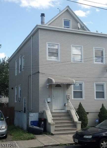 10 Riverside Pl, Garfield City, NJ 07026