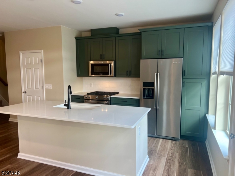 Somerville Boro, NJ 08876,1005 Station Rd