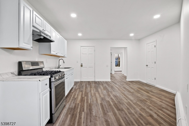 Paterson City, NJ 07504,160 17Th Ave