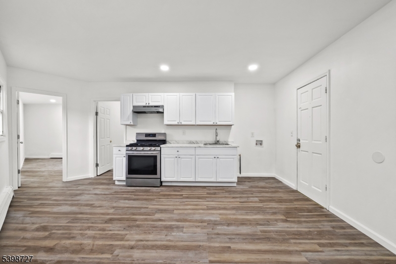 Paterson City, NJ 07504,160 17Th Ave