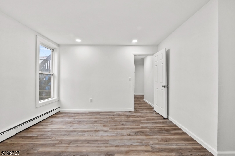 Paterson City, NJ 07504,160 17Th Ave