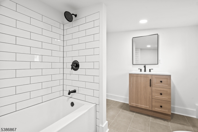 Phillipsburg Town, NJ 08865,195 Chambers St