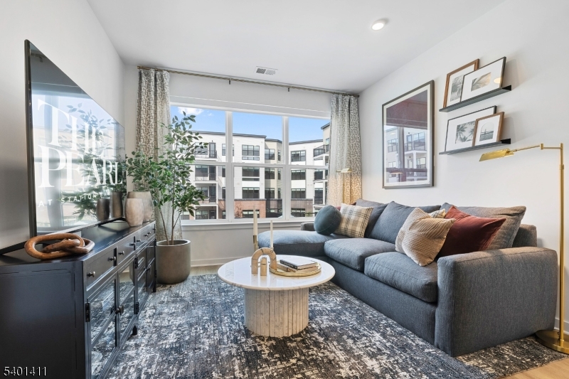 South Amboy City, NJ 08879,2000 Schindler Dr #A13