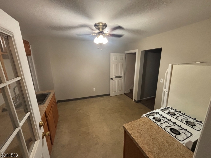 Phillipsburg Town, NJ 08865,765 S Main St