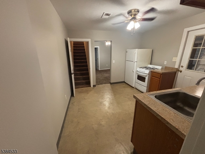 Phillipsburg Town, NJ 08865,765 S Main St