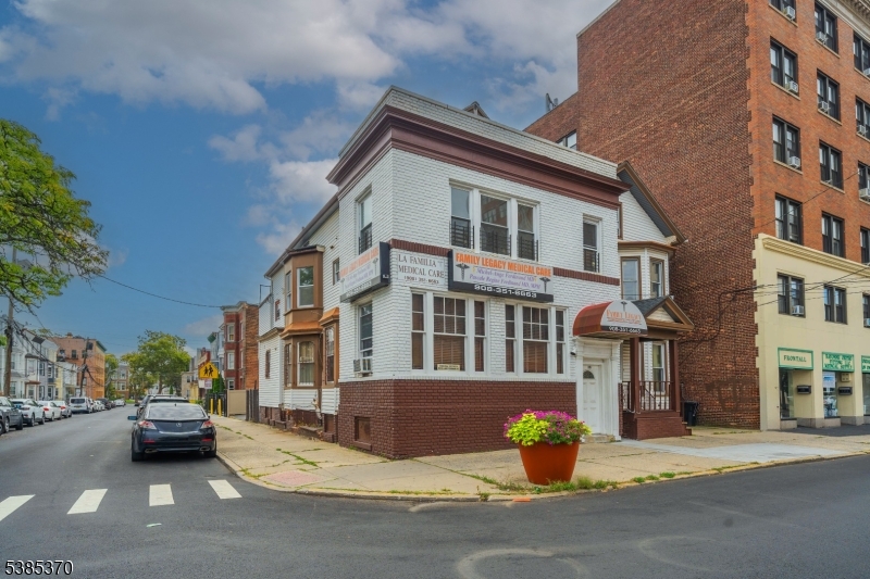 Elizabeth City, NJ 07201,115 Jefferson Ave