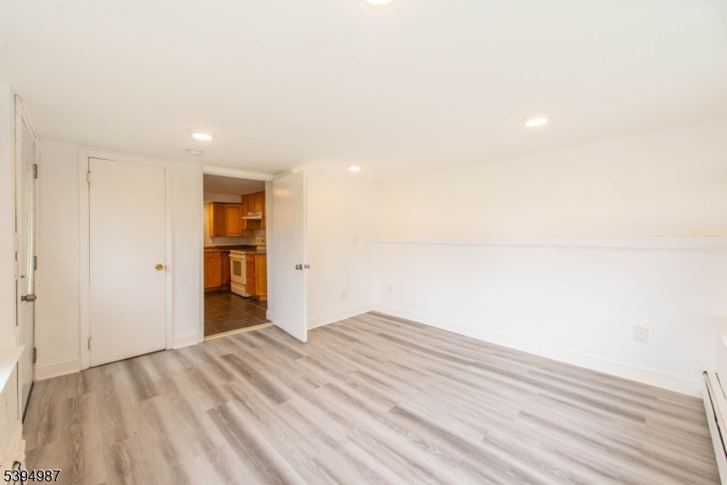 233 Lakeside Ave, Hopatcong Boro, NJ 07849