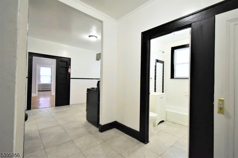 Newark City, NJ 07112,352 Wainwright St #1R