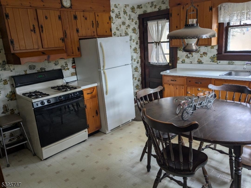 Hampton Boro, NJ 08827,182 State Route 31