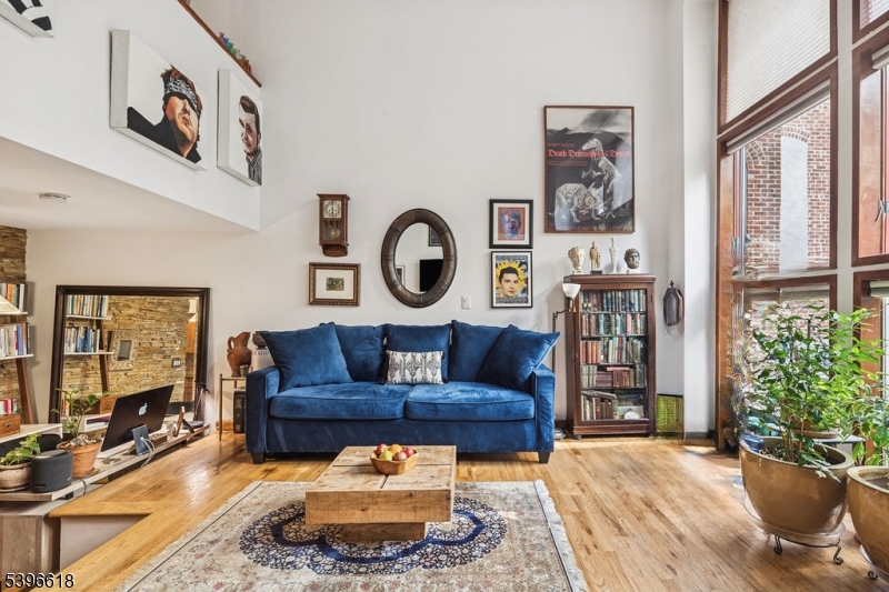 Newark City, NJ 07105,54-60 Mcwhorter St #108