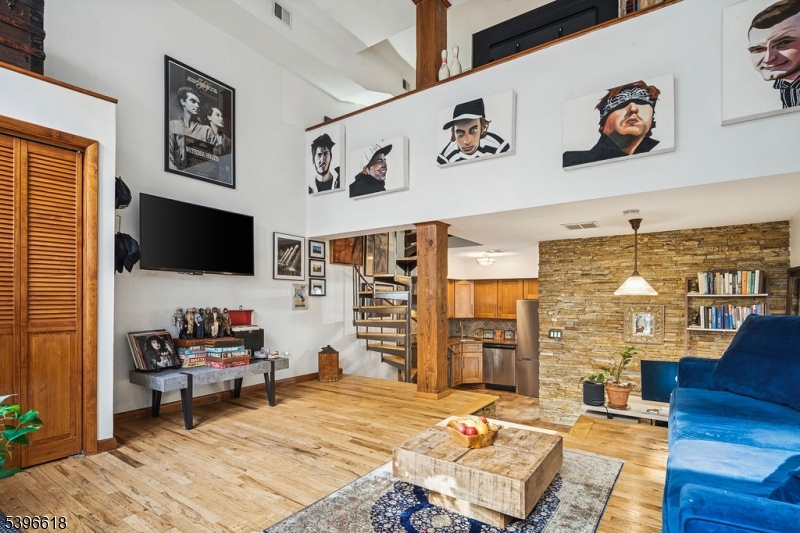 Newark City, NJ 07105,54-60 Mcwhorter St #108