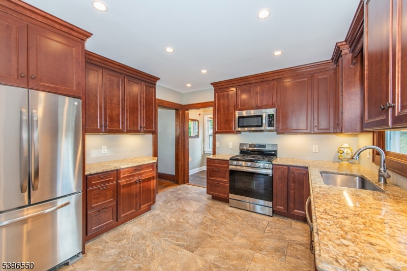 West Orange Twp., NJ 07052,52 Robertson Rd