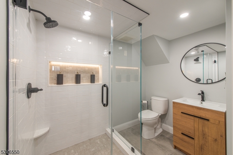 West Orange Twp., NJ 07052,52 Robertson Rd