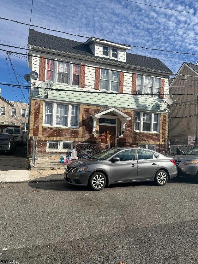 Irvington Twp., NJ 07111,23-25 Robert Pl